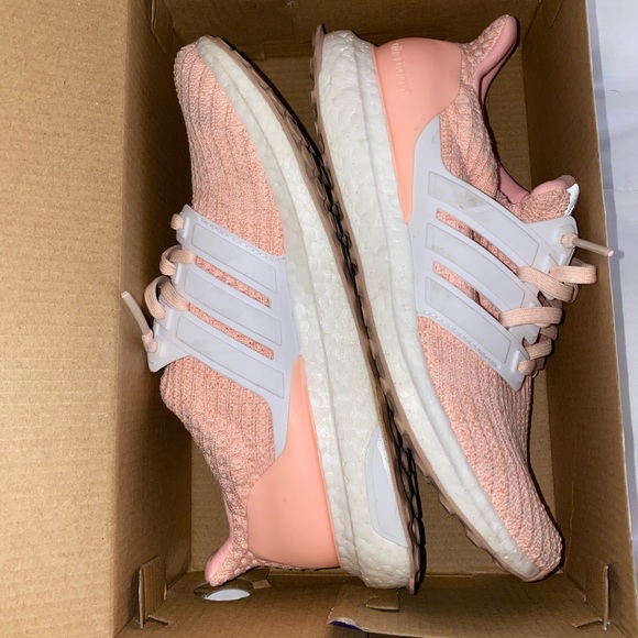 Pink Ultra Boost - Picture 3 of 5